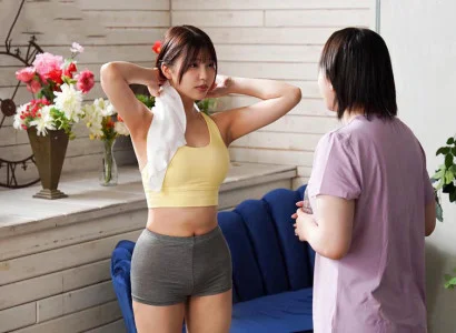 Cô gái quyến rũ đi tập yoga rồi bị nện